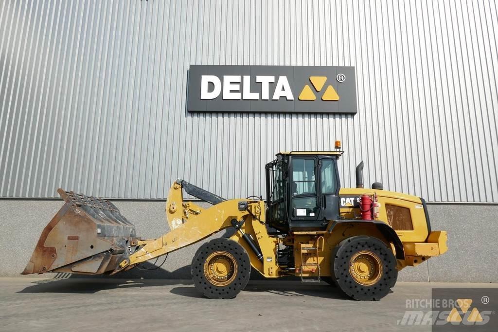 CAT 938M Фронтальні навантажувачі