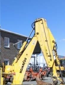 Komatsu WB97 Lanças Шасі