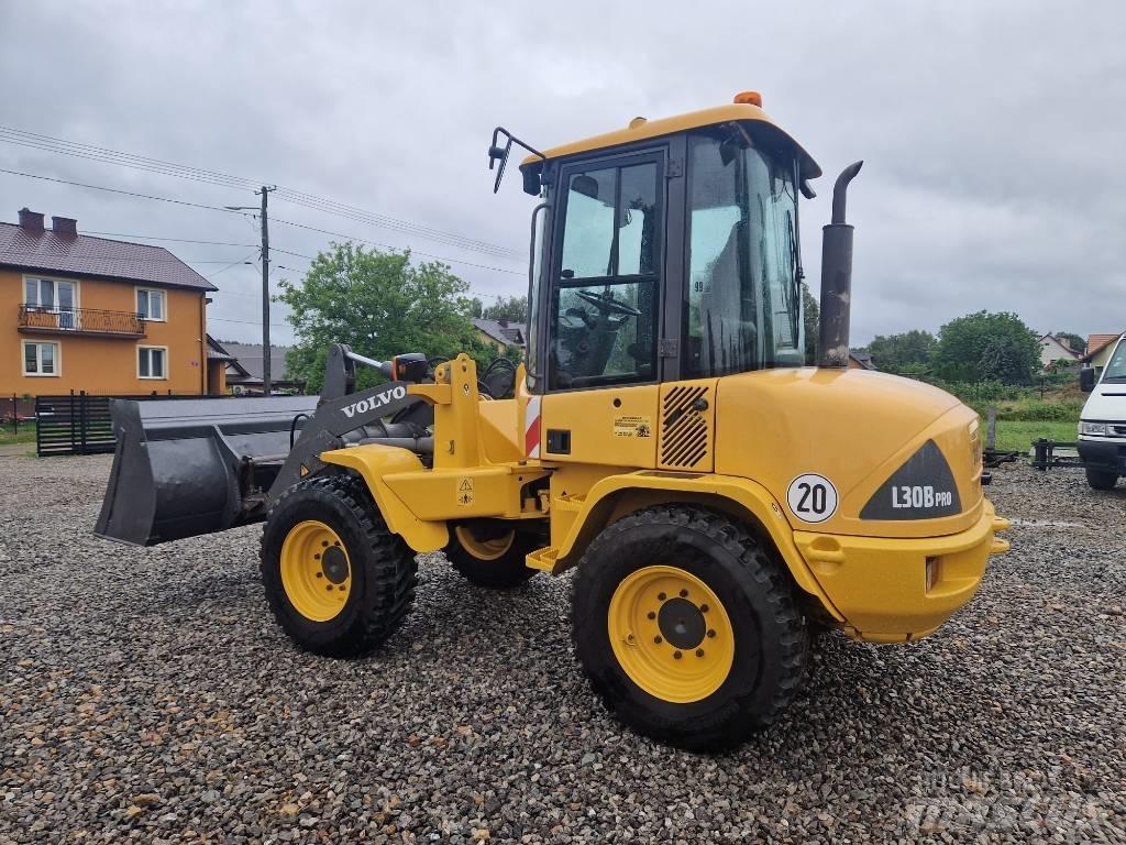 Volvo L 30 Фронтальні навантажувачі