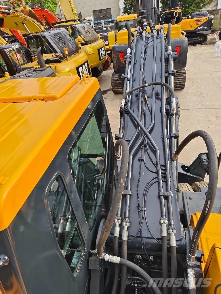 Hyundai R210W-9T Гусеничні екскаватори