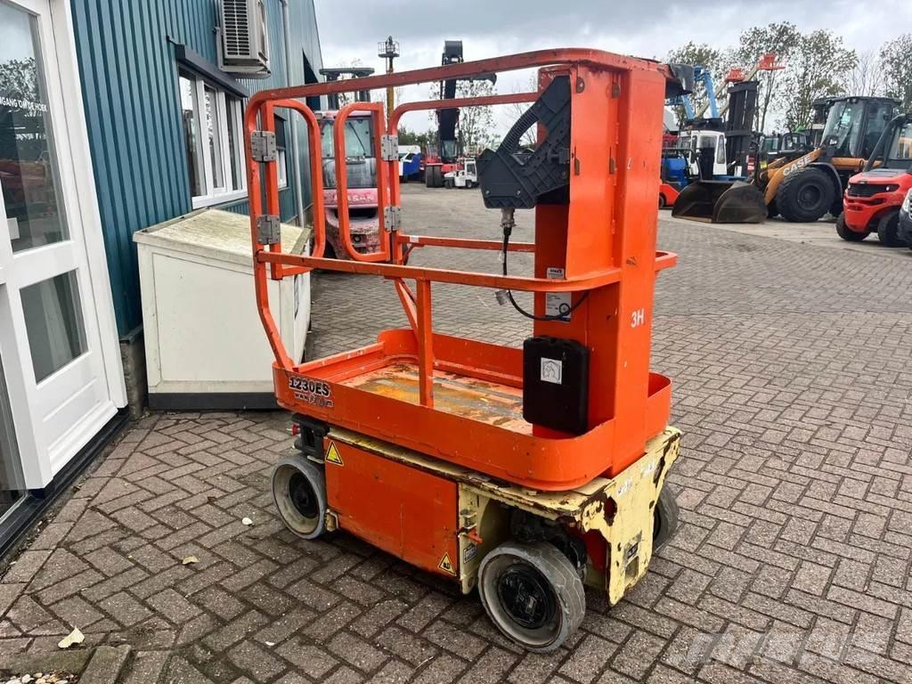 JLG 1230ES Телескопічні підйомники