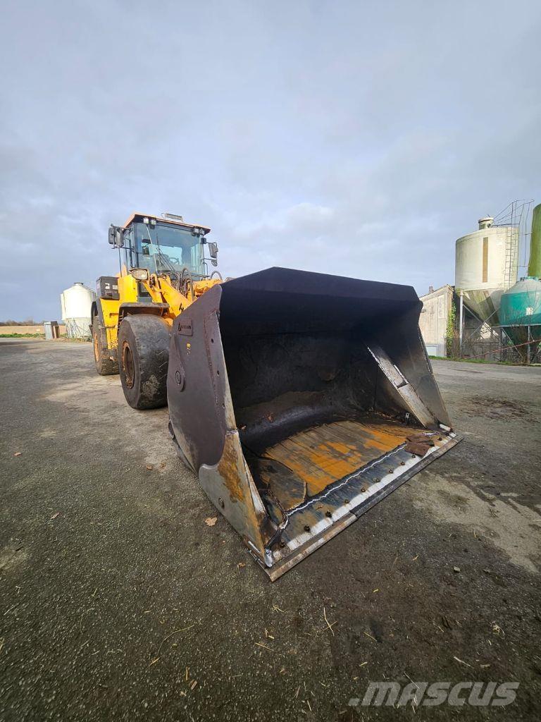 Hyundai HL960 Фронтальні навантажувачі