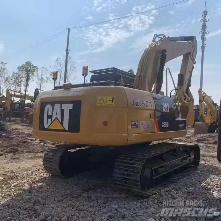 CAT CAT320D Гусеничні екскаватори