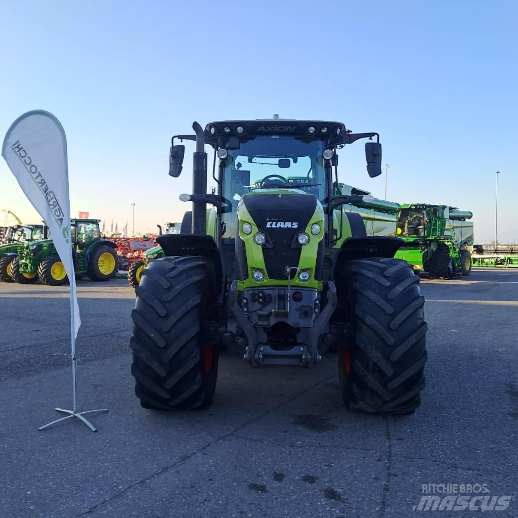 CLAAS Axion 830 Трактори