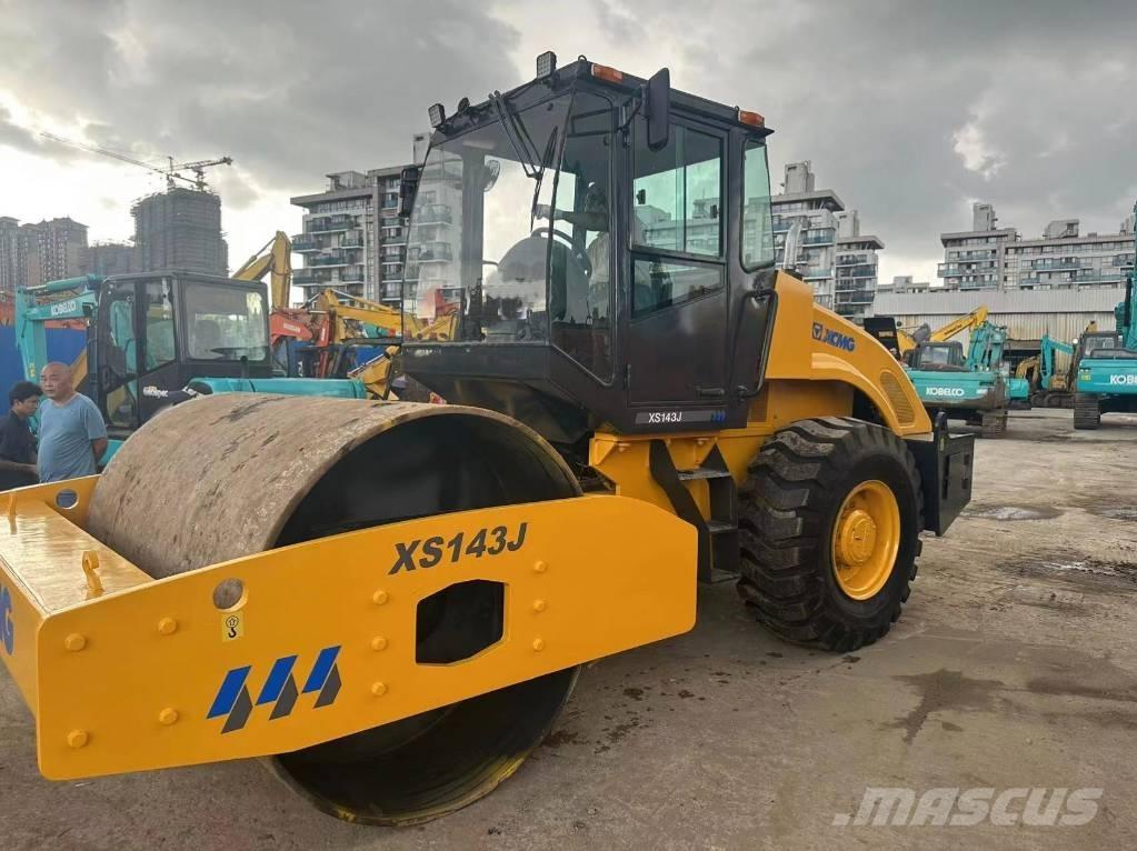 XCMG XS 243 J Грунтові котки