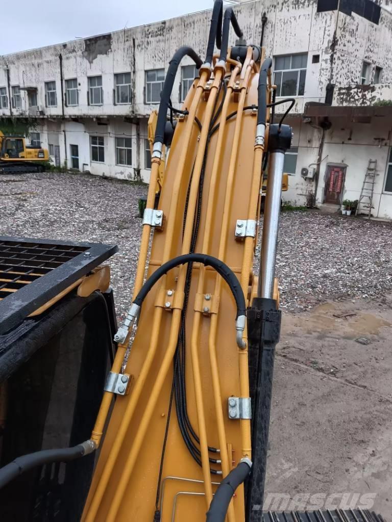 CAT 324 D L Гусеничні екскаватори