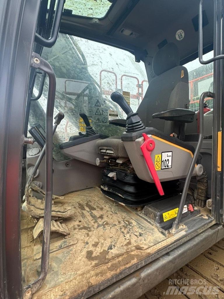Volvo EC200EL Гусеничні екскаватори
