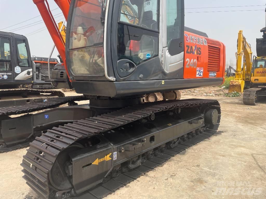Hitachi ZX 240 Гусеничні екскаватори