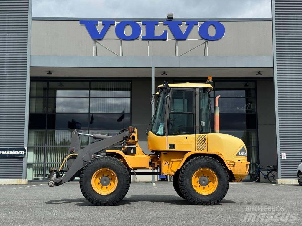 Volvo L 30 B Фронтальні навантажувачі
