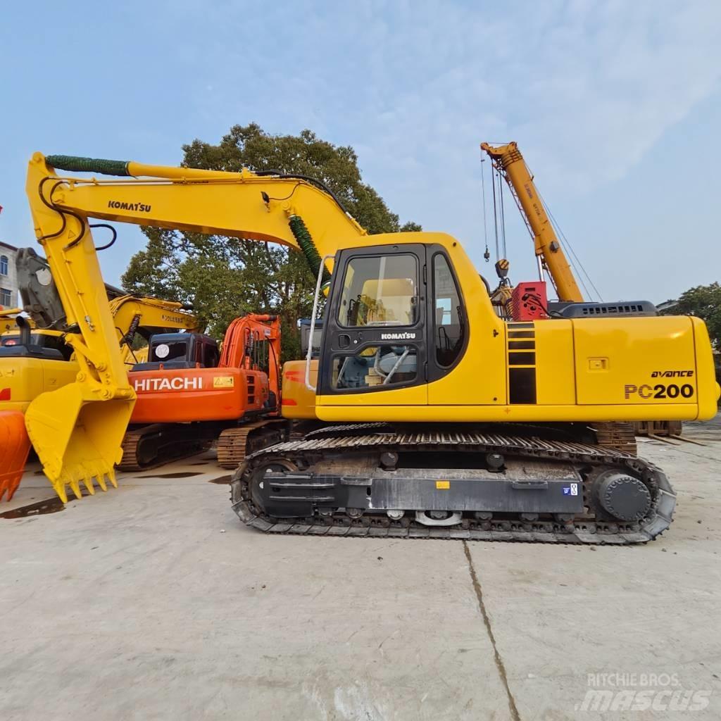Komatsu PC 200-7 Гусеничні екскаватори