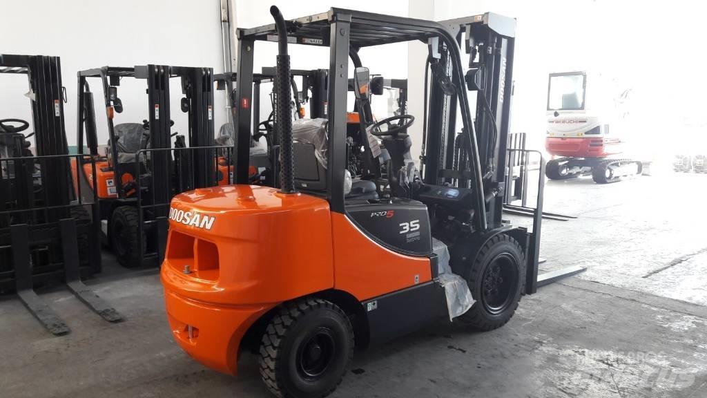 Doosan D35 C-5 Дизельні навантажувачі