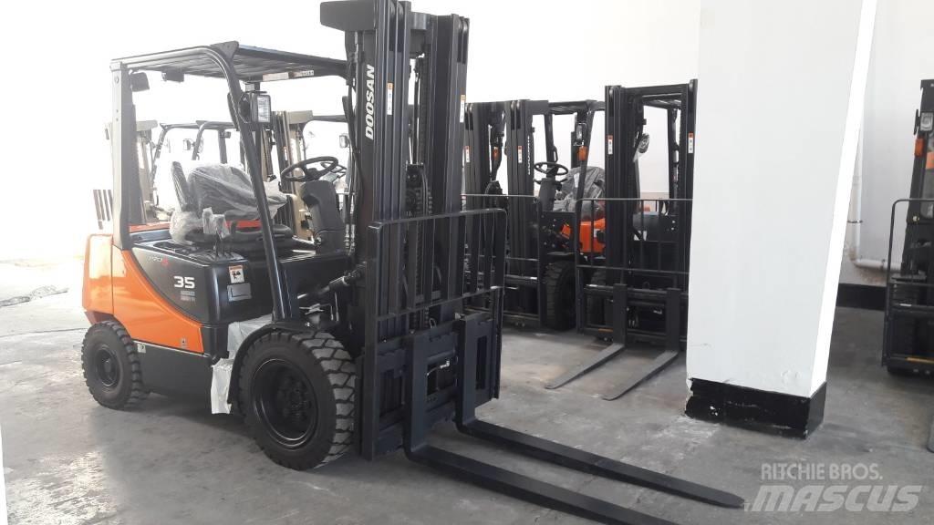 Doosan D35 C-5 Дизельні навантажувачі