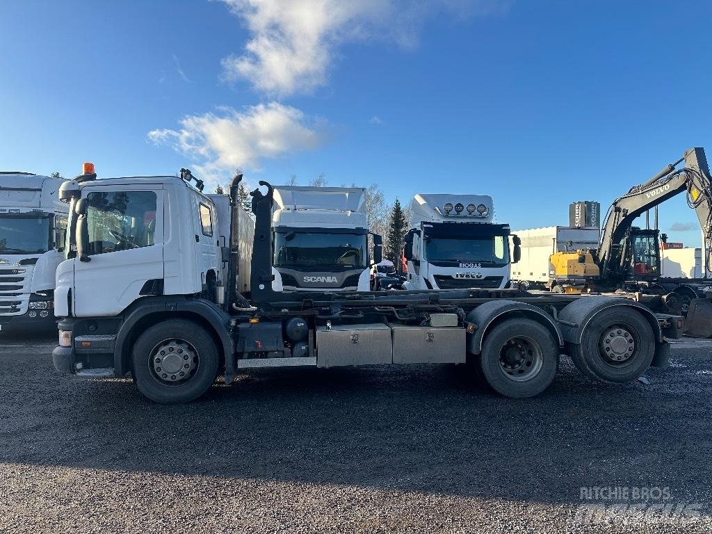 Scania P420 Вантажівки з гаковим підйомом