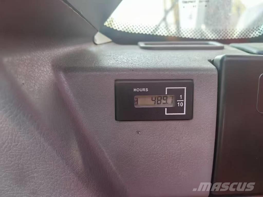 Doosan DX 225 LC Гусеничні екскаватори