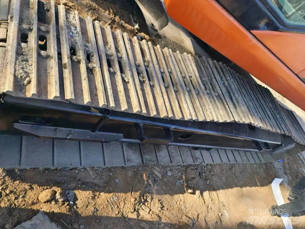 Doosan DH225LC-7 Гусеничні екскаватори