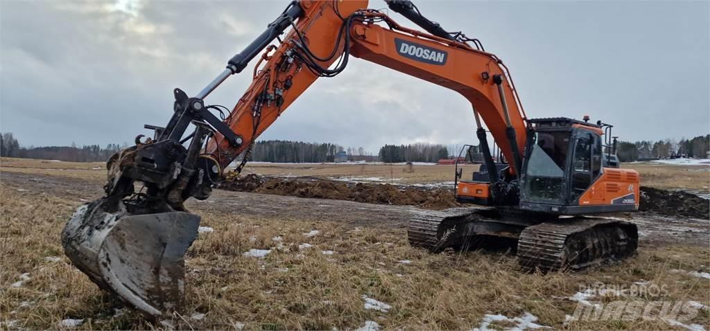 Doosan DX300 LC-5 Гусеничні екскаватори