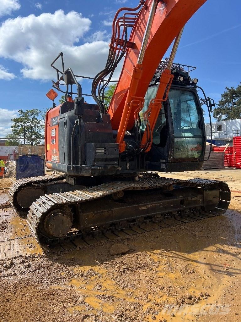 Hitachi ZX 225/6 Гусеничні екскаватори