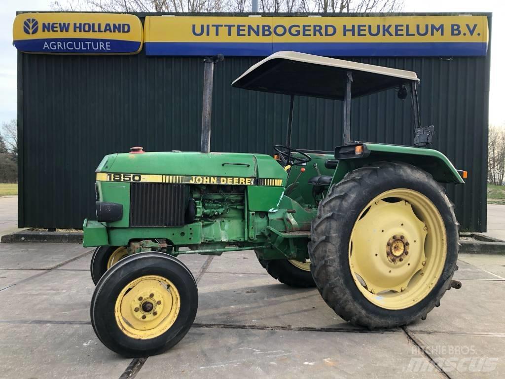 John Deere 1850 Трактори