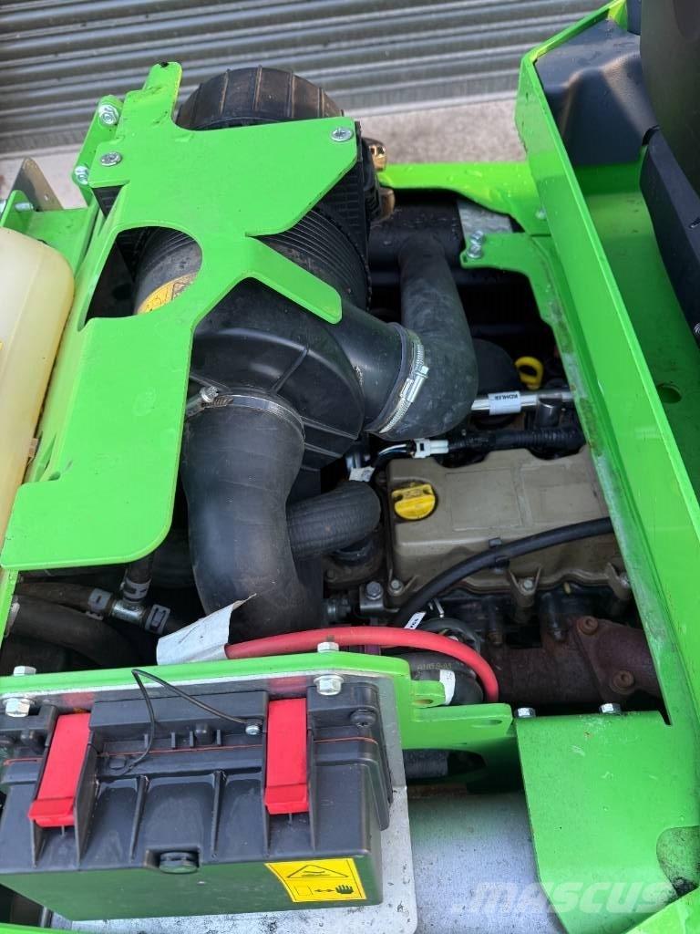 Avant 635 Фронтальні навантажувачі