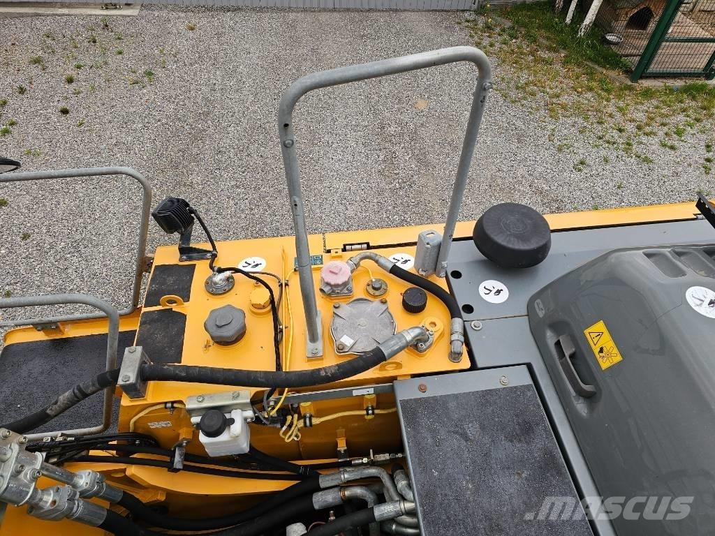 Liebherr R 922 Гусеничні екскаватори
