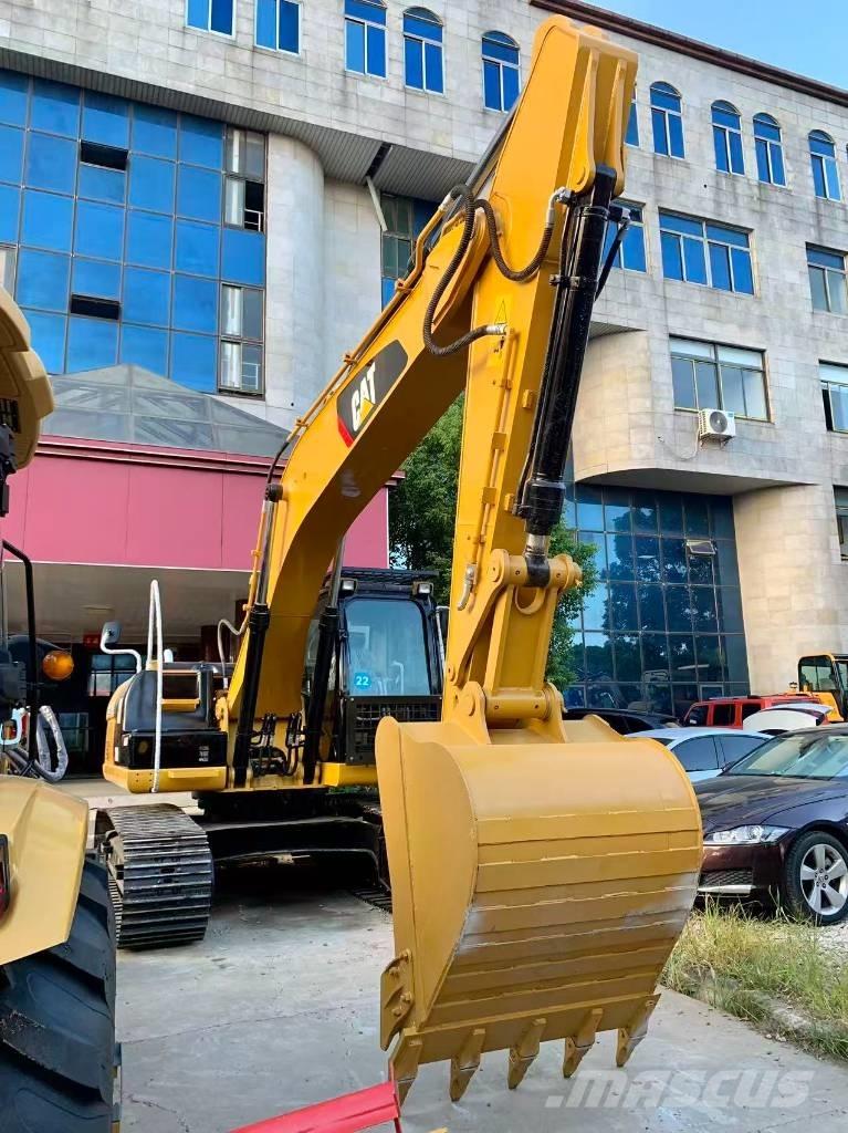 CAT 320 D Гусеничні екскаватори