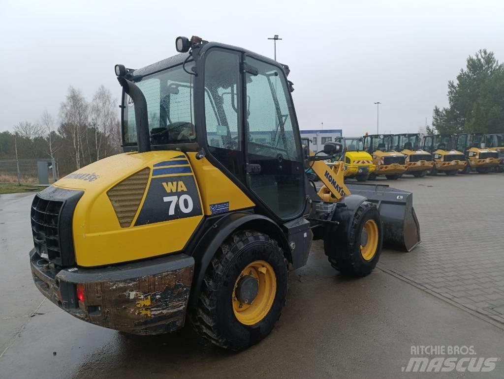 Komatsu WA70-7 Фронтальні навантажувачі