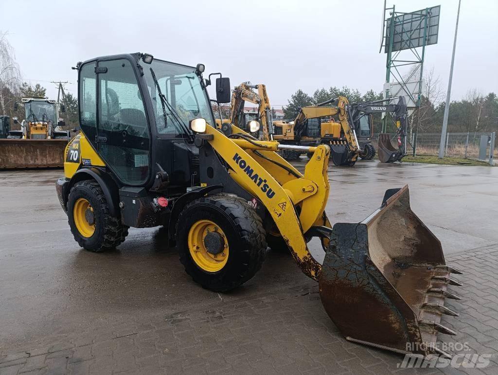 Komatsu WA70-7 Фронтальні навантажувачі