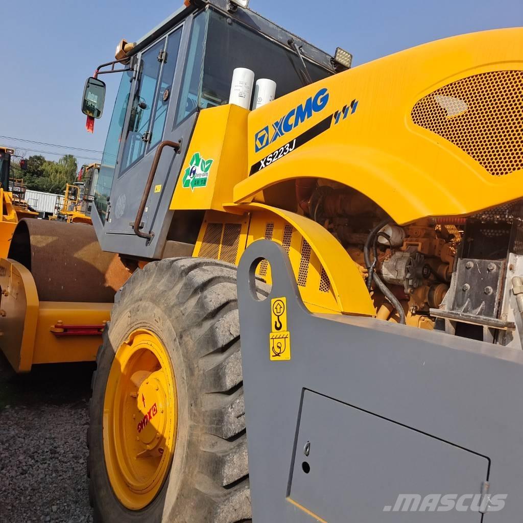XCMG XS223J Грунтові котки