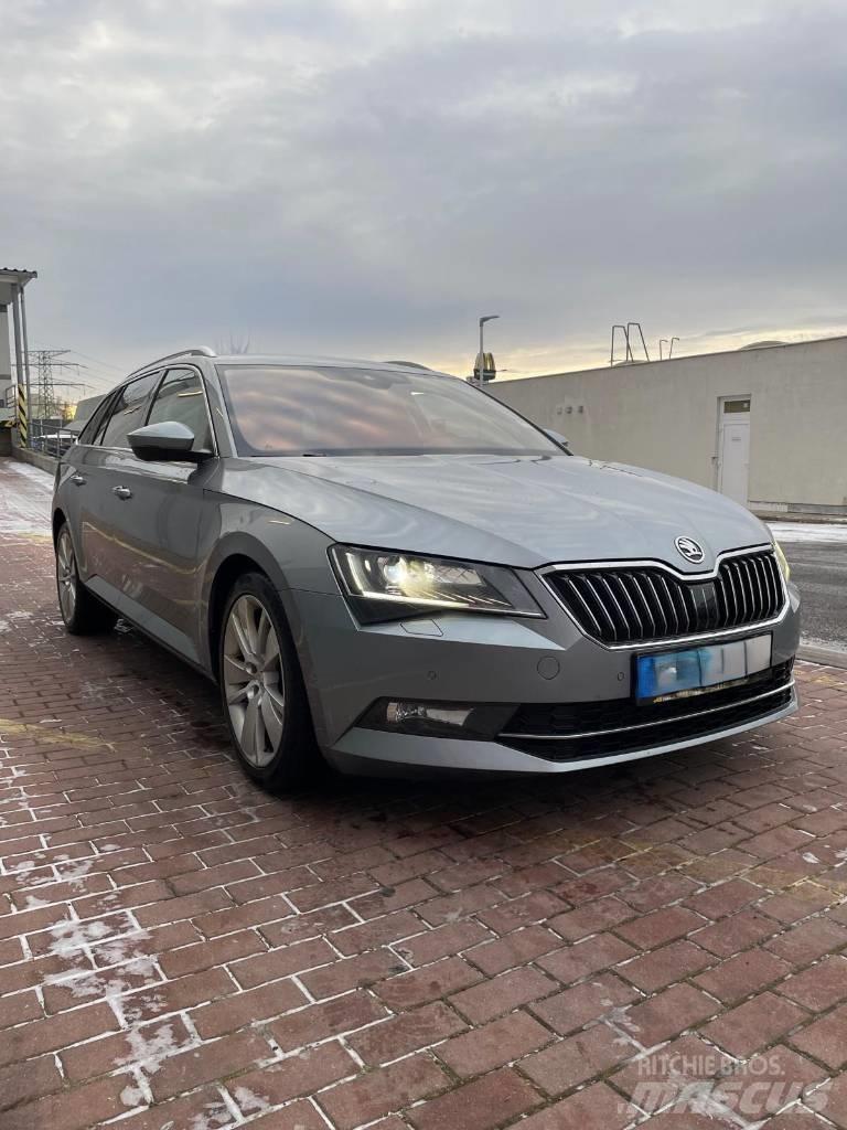 Skoda Superb Автомобілі