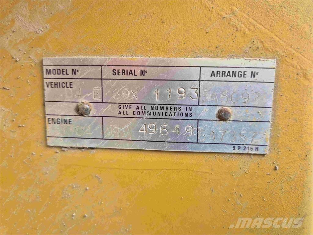 CAT D4E Гусеничні бульдозери