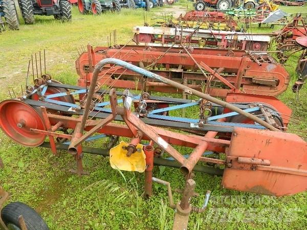 Mads Amby 220 Граблі і сінозворушувачі