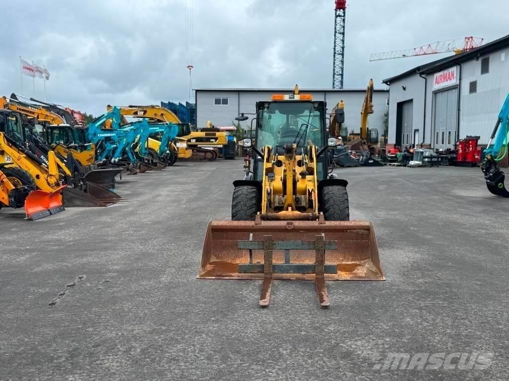 CAT 906 H Фронтальні навантажувачі