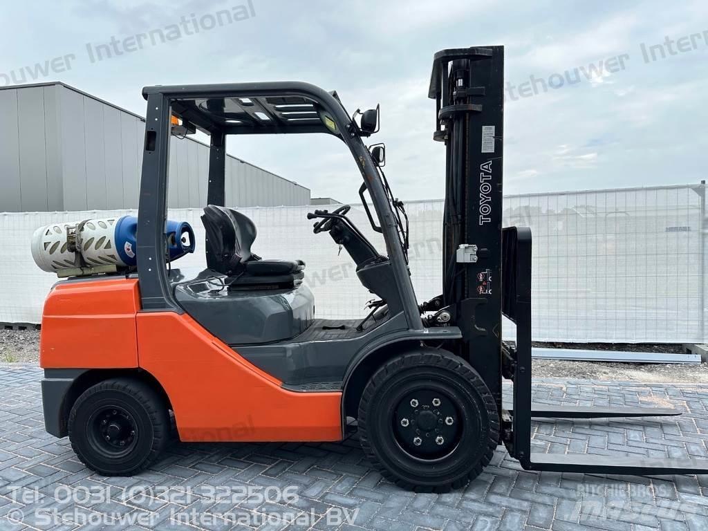 Toyota 02-8FGJF35 Газові навантажувачі