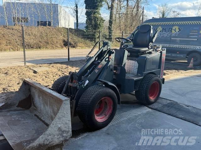 Knikmops KM 130 Малі навантажувачі