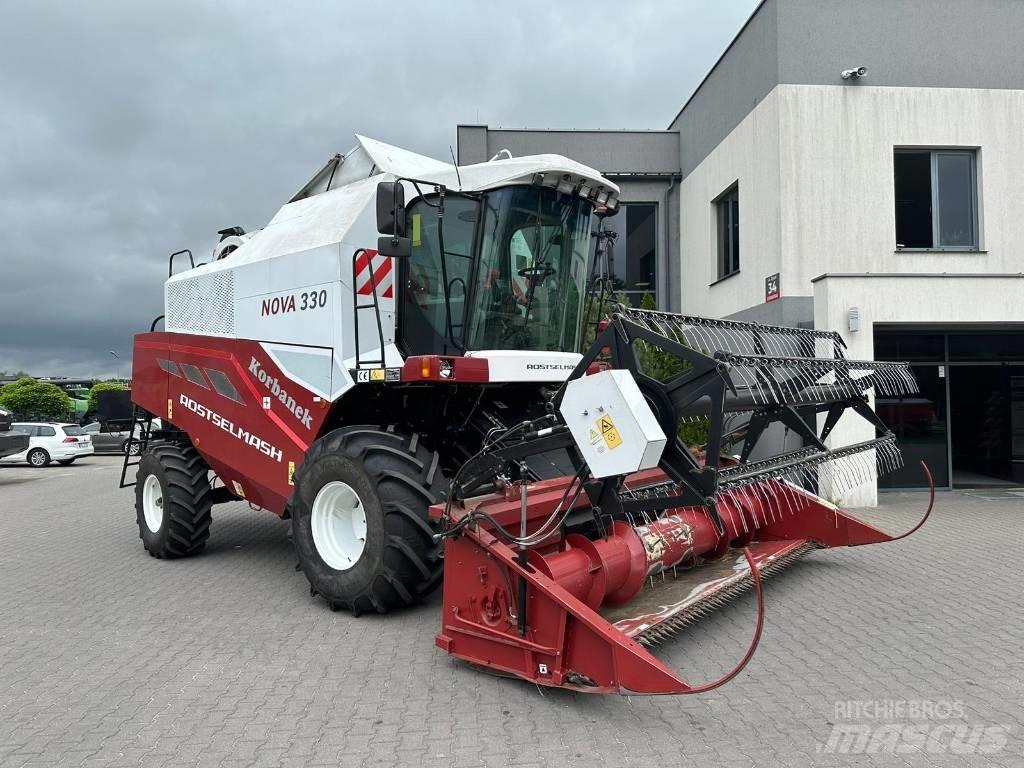 Rostselmash Nova330 Зернозбиральні комбайни