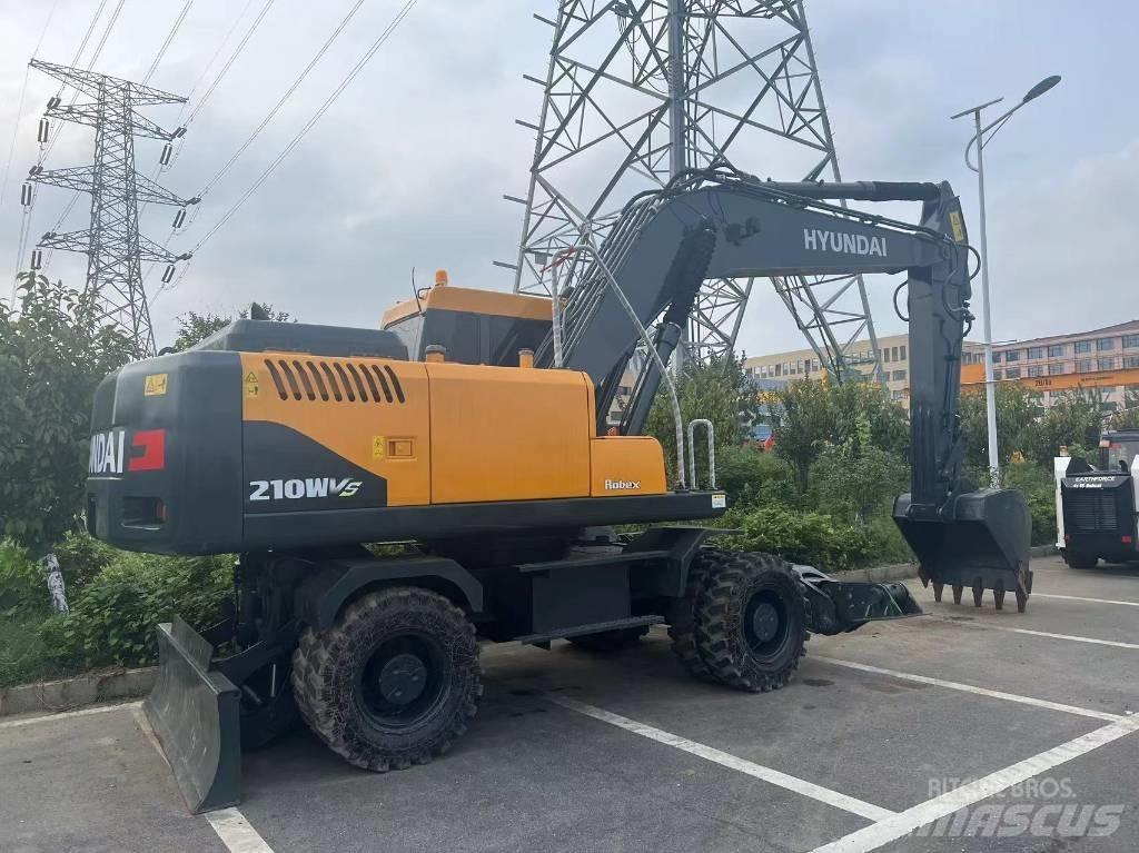 Hyundai 210WVS Колісні екскаватори