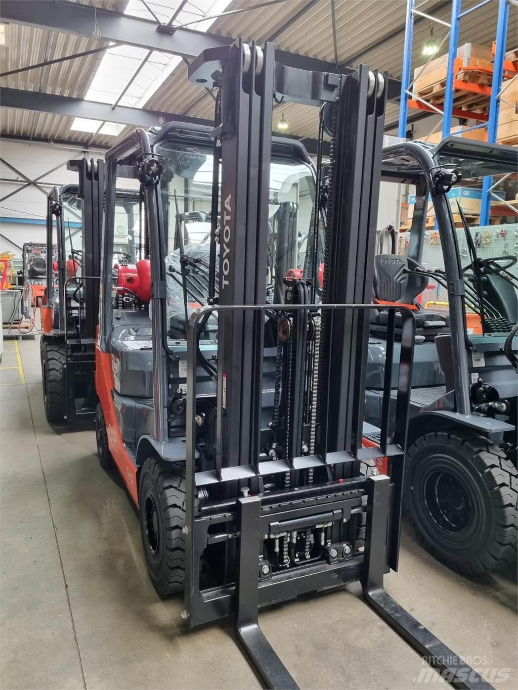 Toyota 02-8FGF18 Газові навантажувачі