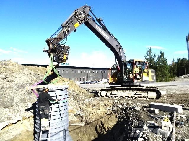 Volvo EC220EL Гусеничні екскаватори
