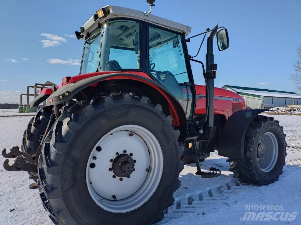  MasseyFergyson 8240 Трактори