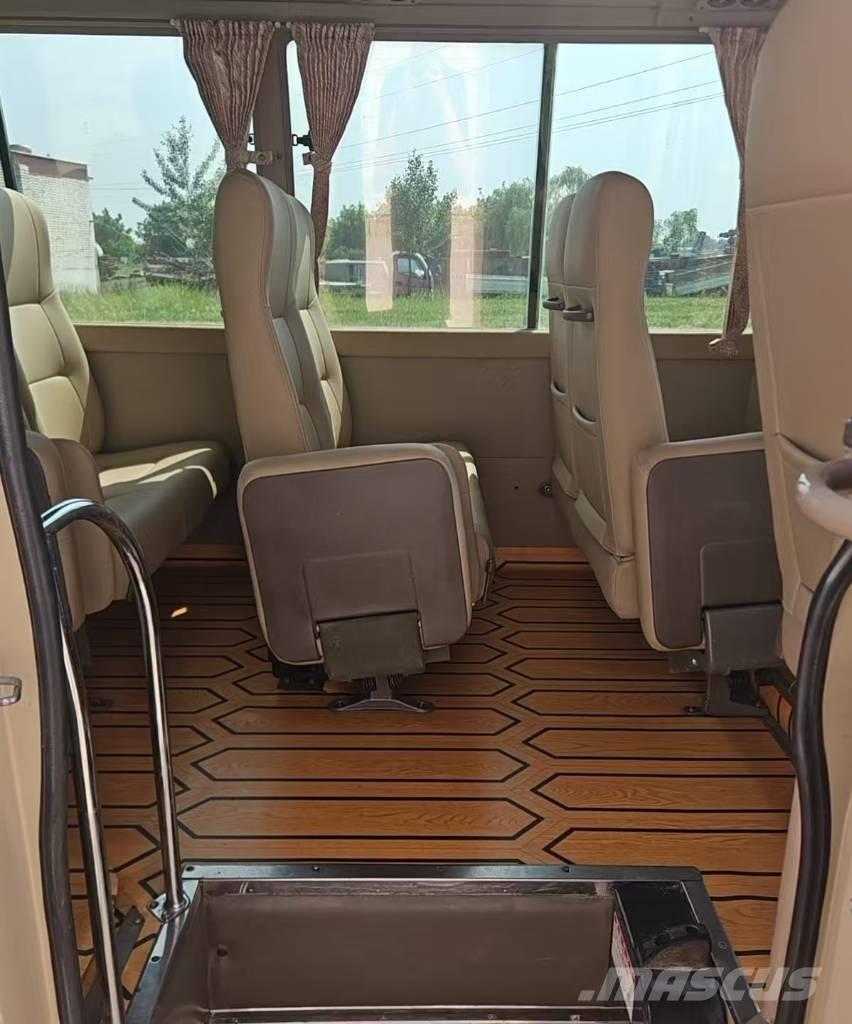 Toyota Coaster Bus Мікроавтобуси