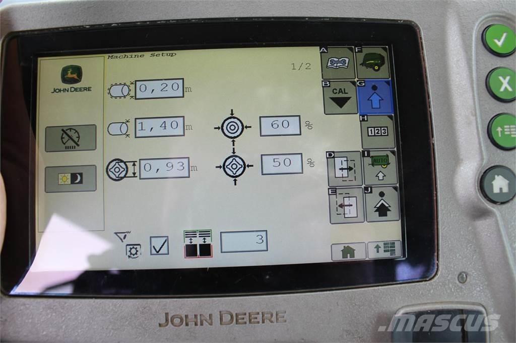 John Deere 990 Рулонні прес-підбирачі