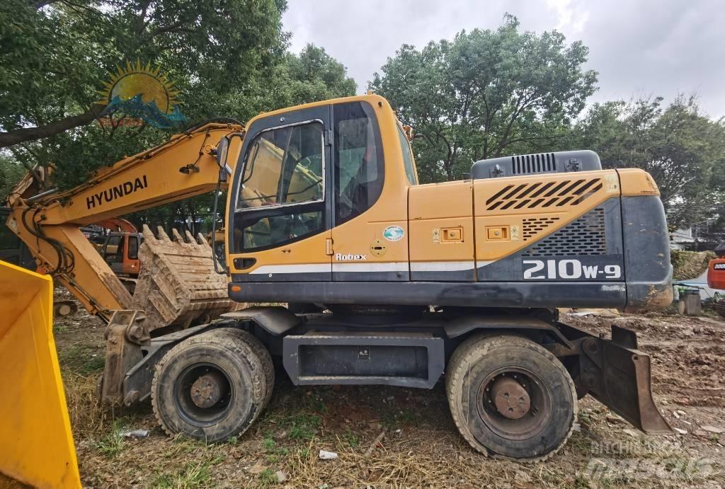 Hyundai R210W-9 Колісні екскаватори
