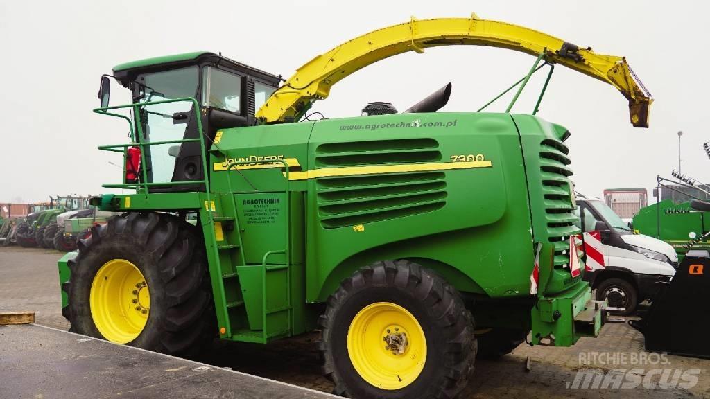 John Deere 7300 Кормозбиральні комбайни