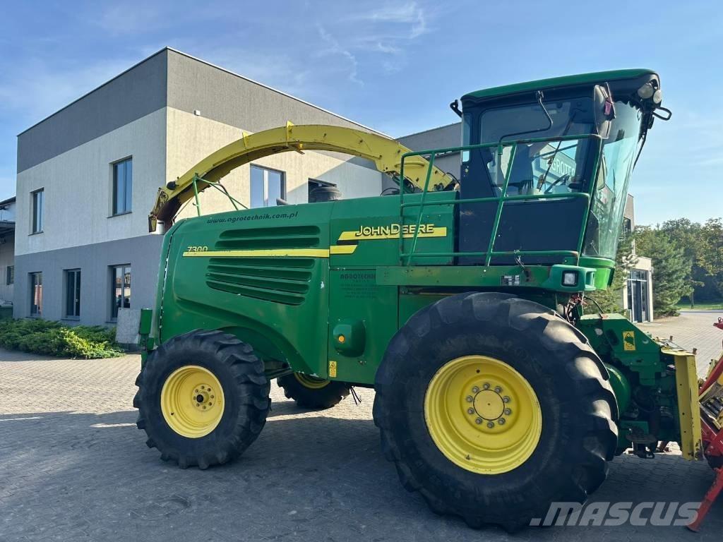 John Deere 7300 Кормозбиральні комбайни