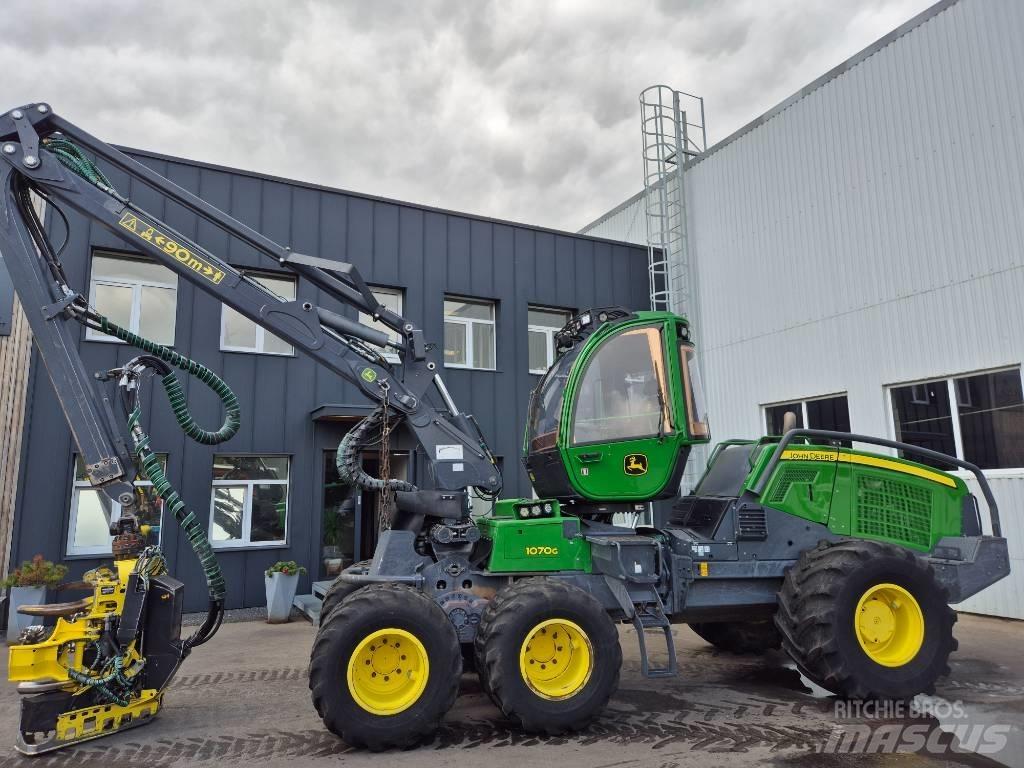 John Deere 1070 G Харвестери
