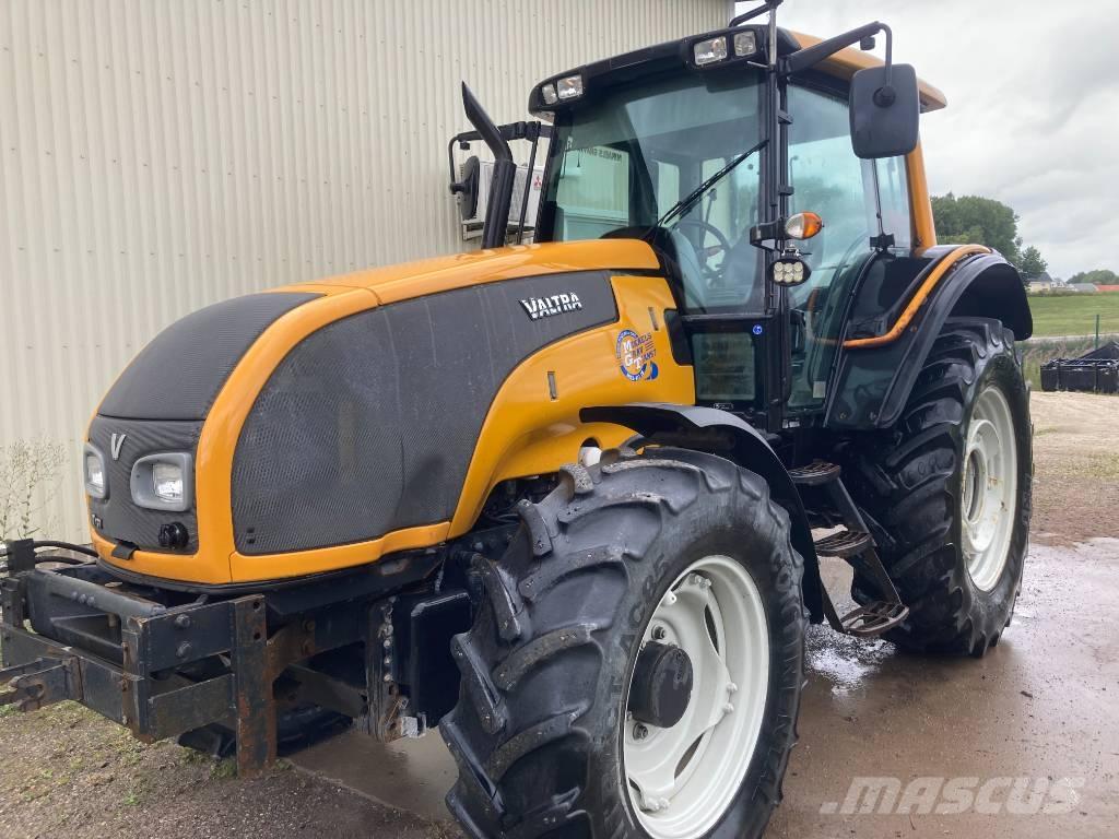 Valtra T 131 Трактори
