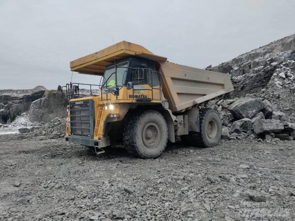 Komatsu HD605-7 Кар`єрні самоскиди