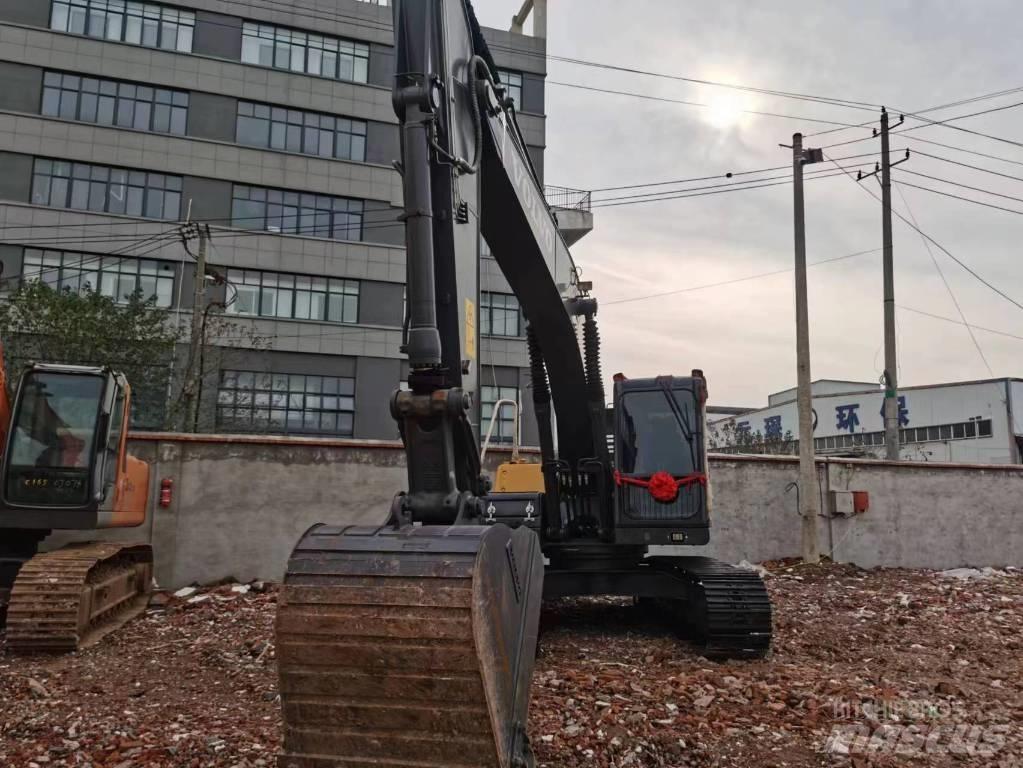 Volvo EC 210 Гусеничні екскаватори