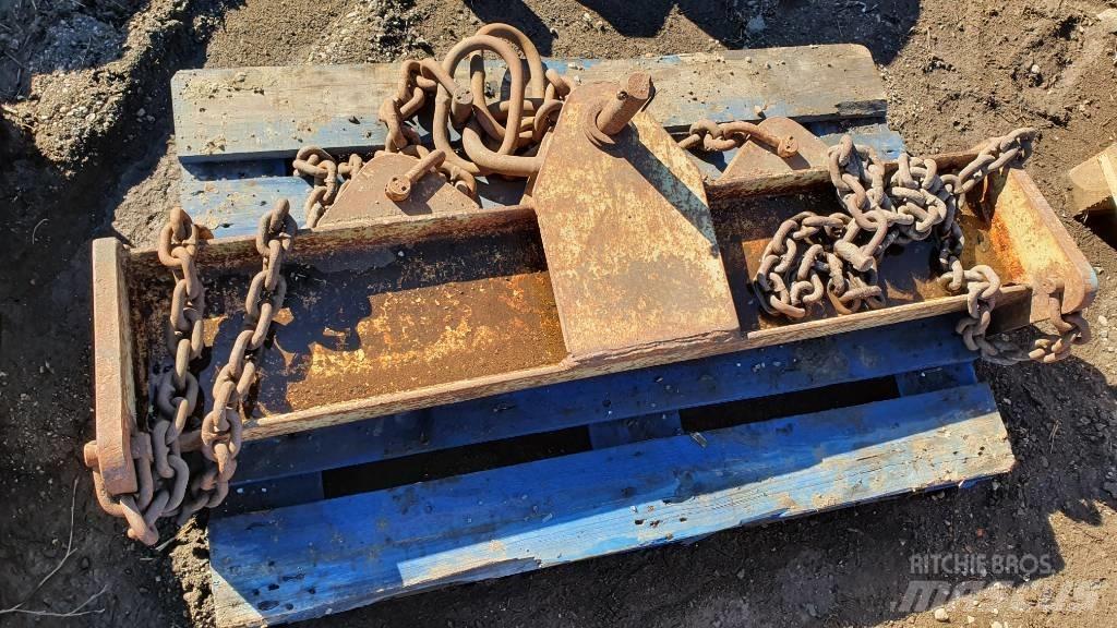  LIFTING  BRACKET Гідравліка