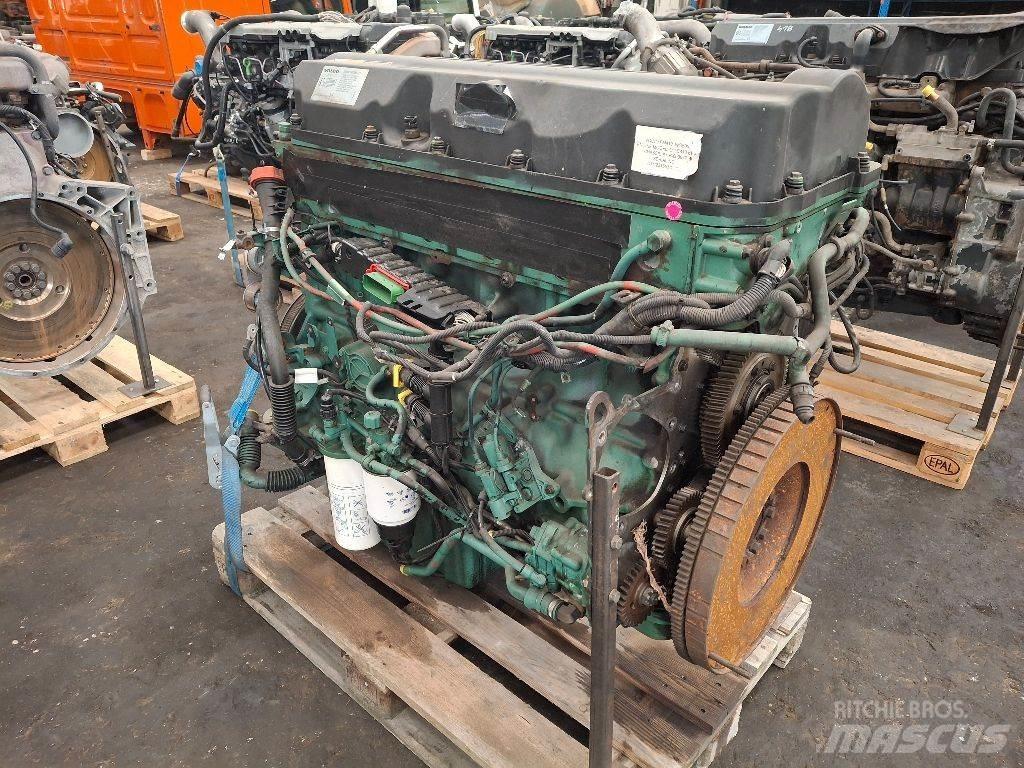Volvo D11C370 Двигуни